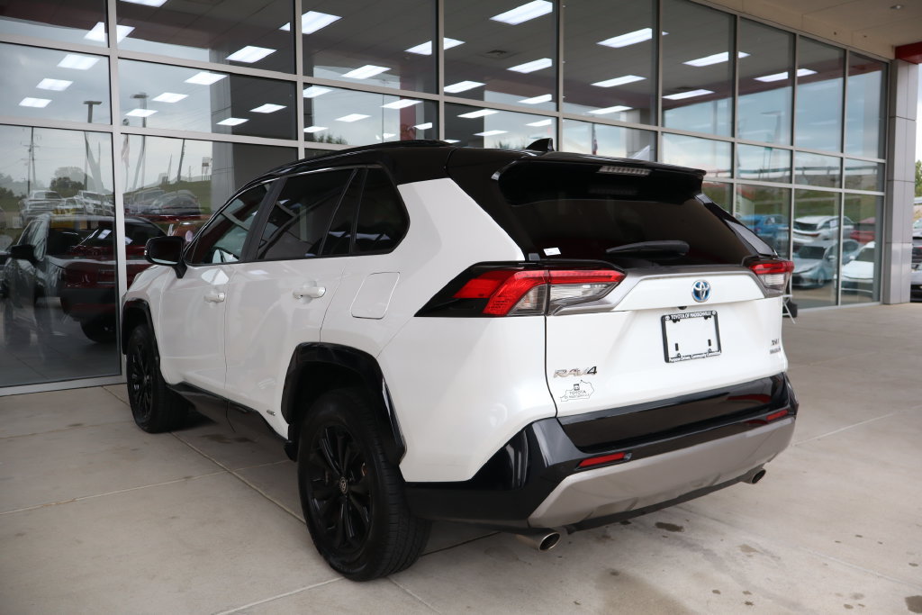 Used 2023 Toyota RAV4 XSE AWD/4WD image 6