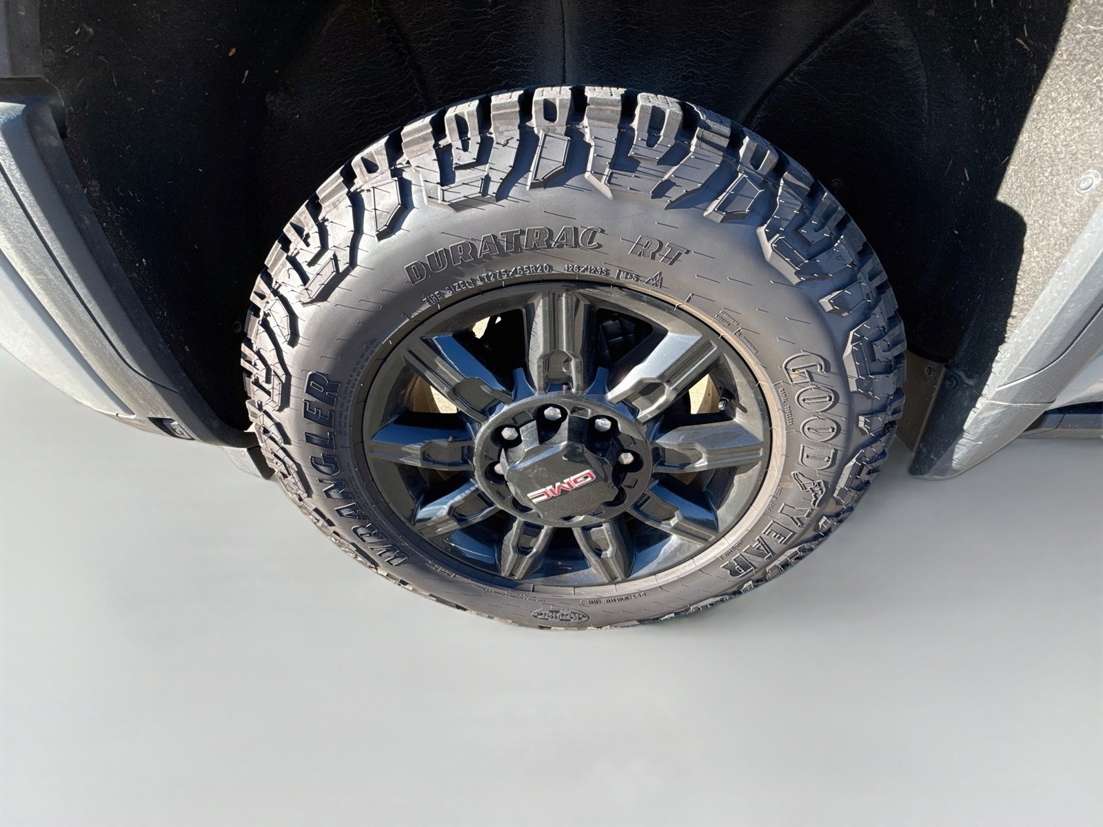 Used 2024 GMC Sierra 2500 AT4 w/ AT4 Premium Plus Package AWD/4WD image 9