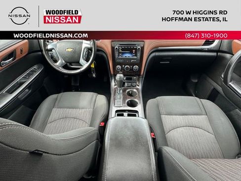 Used 2015 Chevrolet Traverse LT w/ Style and Technology Package FWD image 30