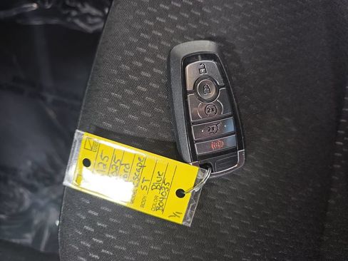 Used 2025 Ford Escape ST-Line Select AWD/4WD image 33