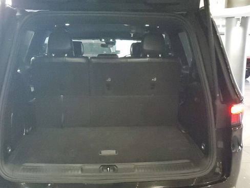 Used 2024 Jeep Wagoneer Series II w/ Flexible Seating Group RWD image 10