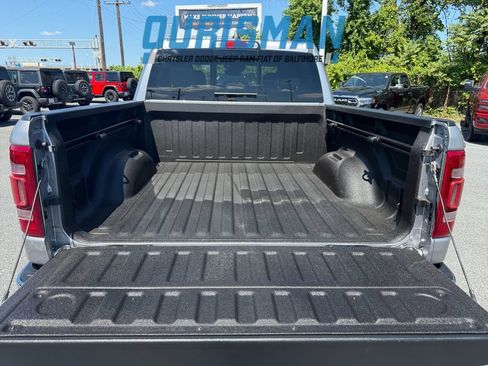 Used 2023 RAM 1500 Laramie AWD/4WD image 17