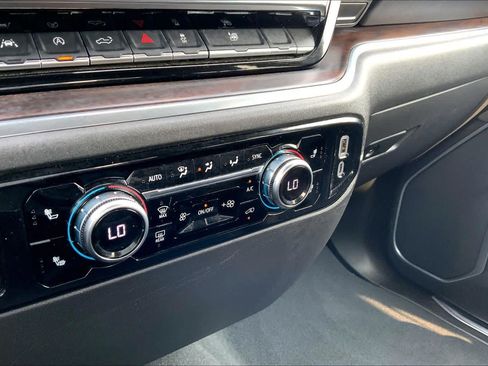 Used 2025 GMC Sierra 1500 SLT RWD image 34