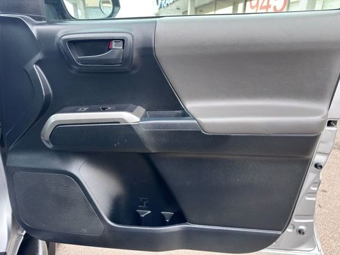 Used 2017 Toyota Tacoma SR5 w/ Tow Package image 29