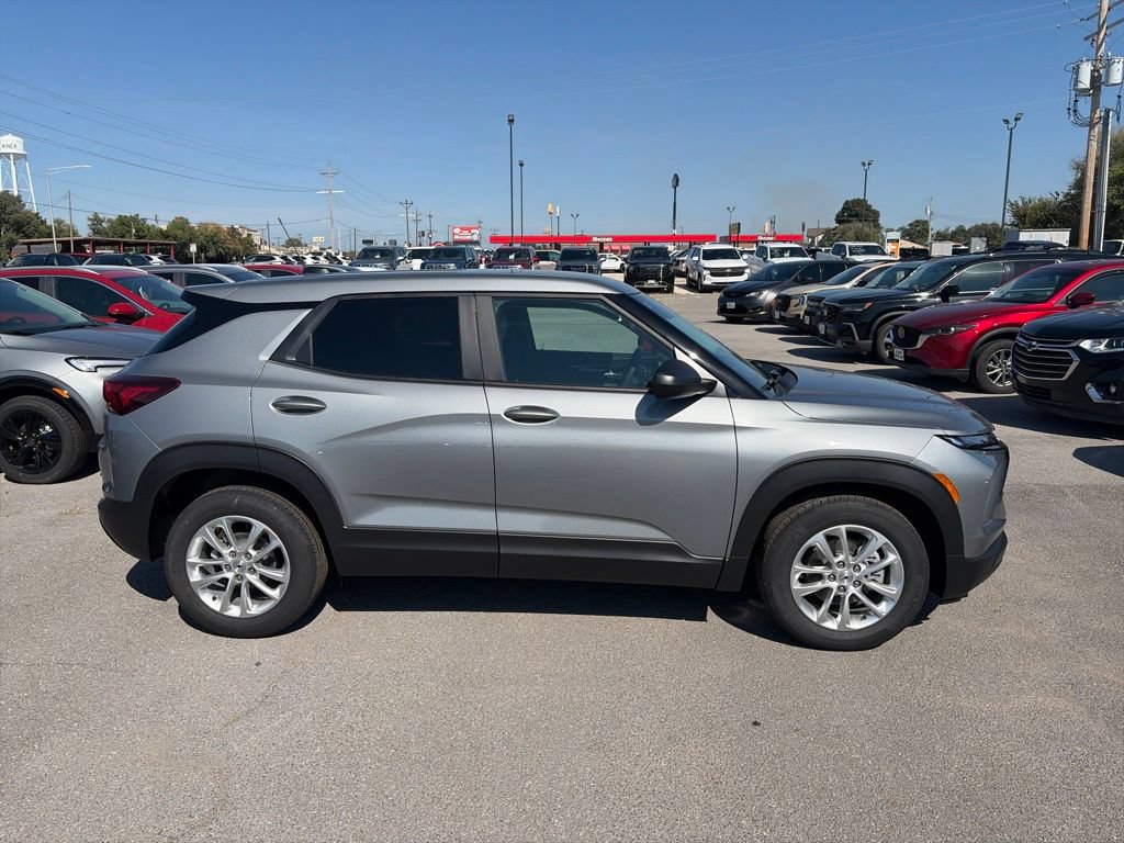 New 2026 Chevrolet TrailBlazer LS w/ LPO, Blackout Package FWD image 7