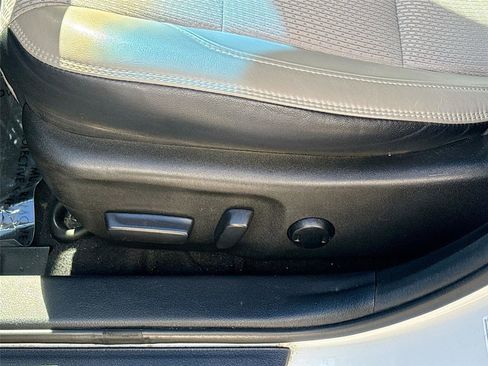 Used 2016 Toyota Camry SE image 21