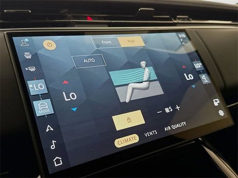 Used 2025 Land Rover Range Rover Sport Dynamic SE image 18