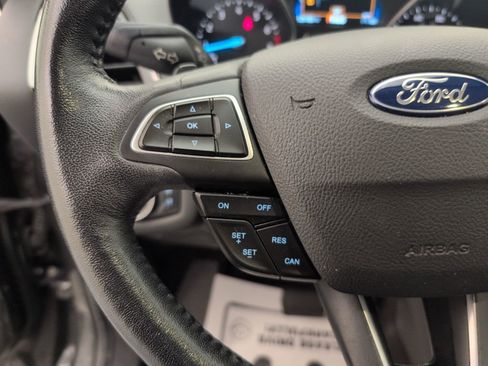 Used 2017 Ford Escape Titanium image 38