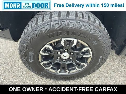 Used 2025 Chevrolet Silverado 1500 ZR2 AWD/4WD image 12