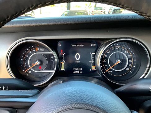 Used 2021 Jeep Gladiator Sport AWD/4WD image 25