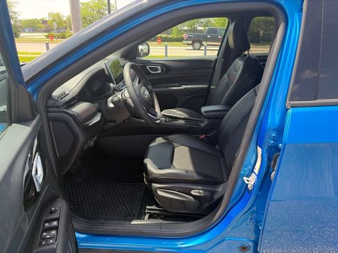 Used 2025 Jeep Compass Trailhawk AWD/4WD image 17