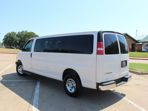 Used 2020 Chevrolet Express 3500 LT w/ LT Preferred Equipment Group RWD image 3
