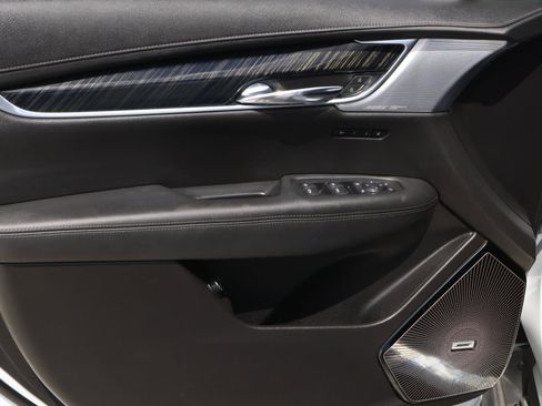 Used 2023 Cadillac XT6 Premium Luxury w/ LPO, Floor Liner Package FWD image 20