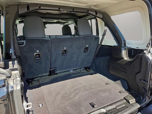 Used 2025 Jeep Wrangler Unlimited Sahara AWD/4WD image 9