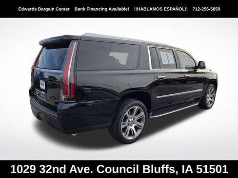 Used 2016 Cadillac Escalade ESV Luxury AWD/4WD image 3