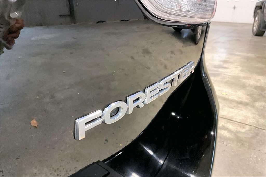 Used 2019 Subaru Forester Premium w/ All-Weather Package AWD/4WD image 25