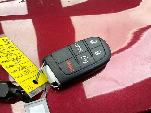 Used 2018 Chrysler 300 Limited w/ Light Group image 10