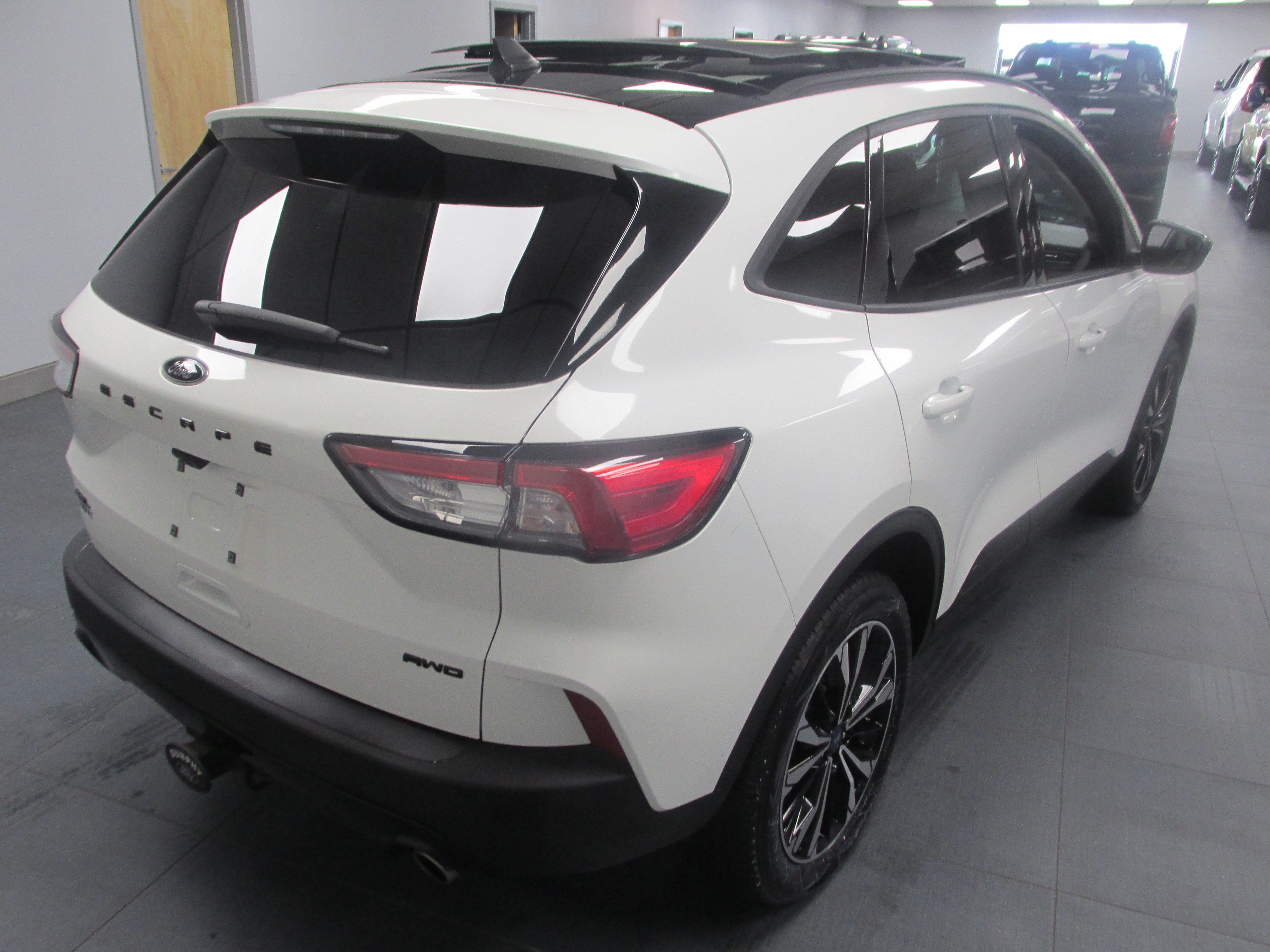 Used 2022 Ford Escape SEL w/ SEL Stealth AWD Package image 5