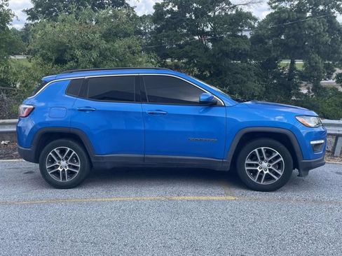 Used 2019 Jeep Compass Latitude FWD image 4
