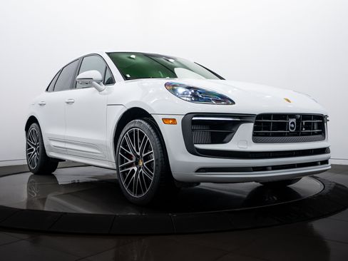 New 2026 Porsche Macan S image 9