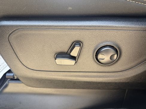 Used 2024 RAM 1500 Big Horn AWD/4WD image 33