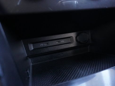 Used 2022 Volkswagen Tiguan S image 51