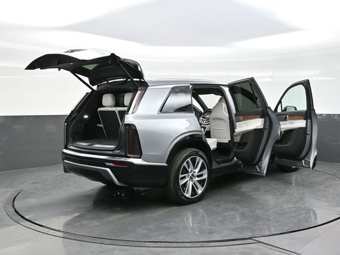 New 2026 Cadillac Vistiq Luxury image 30