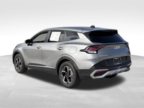 Used 2025 Kia Sportage LX FWD image 3