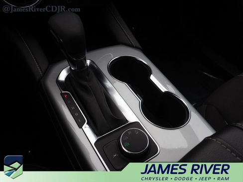 Used 2025 Chevrolet Blazer LT AWD/4WD image 37