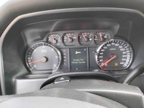 Used 2018 Chevrolet Silverado 1500 Custom w/ Custom Value Package AWD/4WD image 15