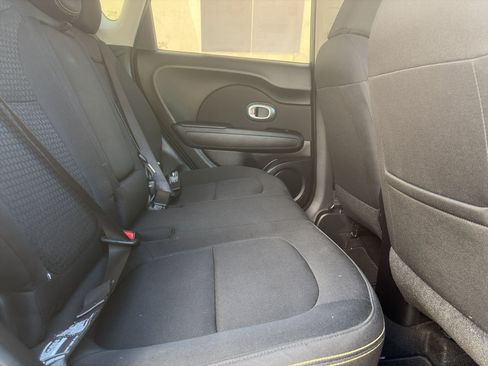Used 2014 Kia Soul + FWD image 23