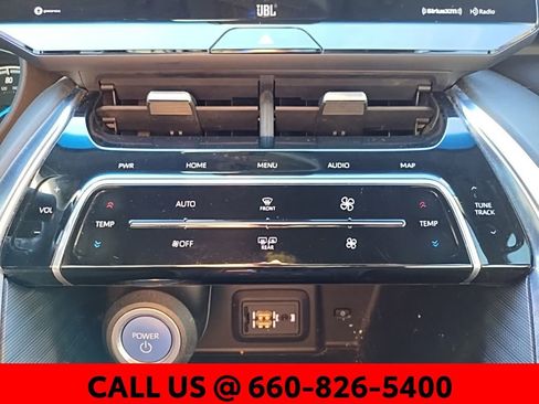 Used 2021 Toyota Venza Limited image 32