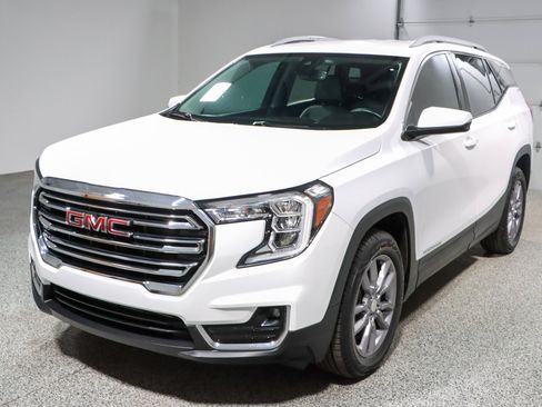 Used 2023 GMC Terrain SLT AWD/4WD image 31