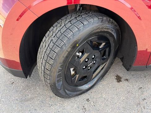 Used 2025 Kia Carnival FWD image 16