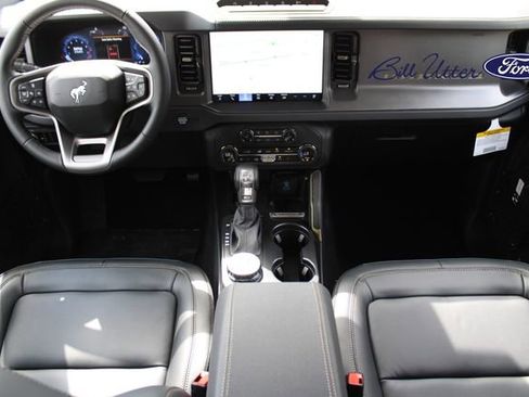 New 2025 Ford Bronco Badlands image 11