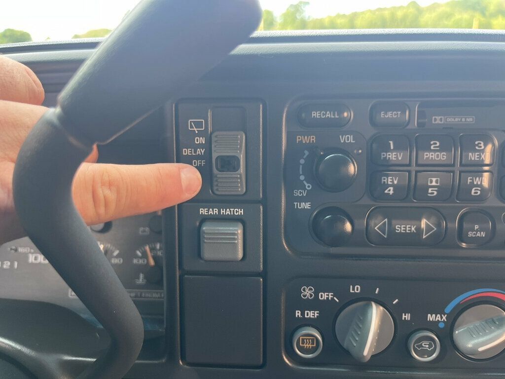 Used 1996 Chevrolet Tahoe 4WD 2-Door image 26