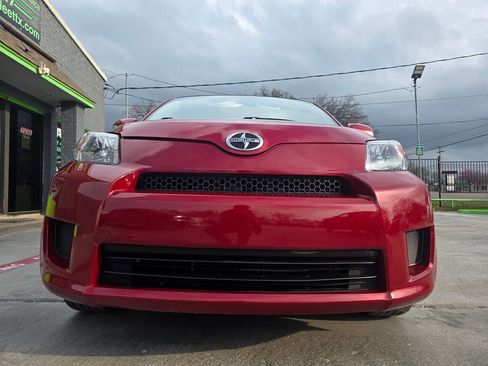 Used 2011 Scion xD image 9