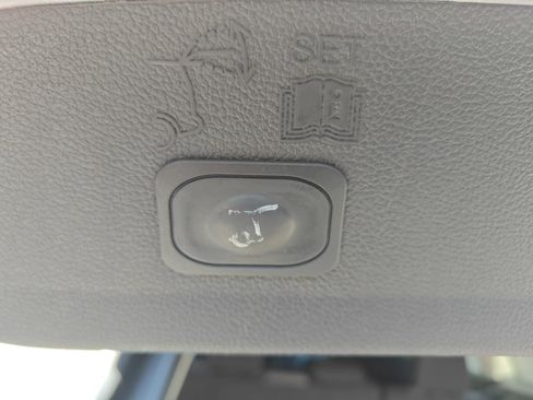 Used 2017 Ford Escape SE w/ Equipment Group 201A FWD image 17
