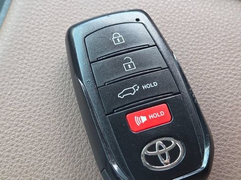 Used 2025 Toyota Grand Highlander AWD image 45