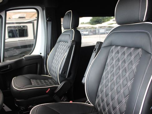 Used 2024 RAM ProMaster 3500 FWD image 12