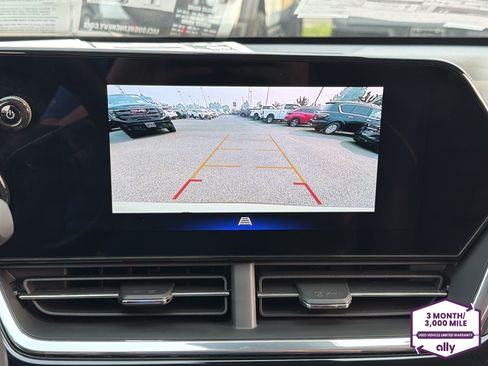 Used 2025 Chevrolet Trax ACTIV w/ Sunroof Package FWD image 21