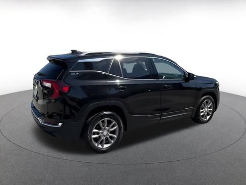 Used 2024 GMC Terrain SLT AWD/4WD image 12