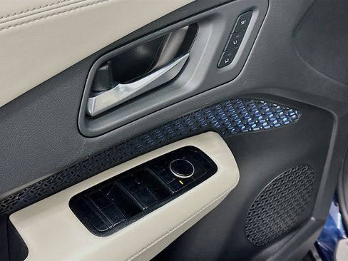 Used 2024 Nissan Ariya AWD image 15