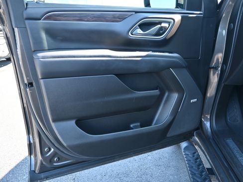 Used 2021 Chevrolet Tahoe Z71 w/ Rear Media and Nav Package image 16