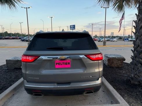 Used 2018 Chevrolet Traverse Premier w/ Driver Confidence II Package FWD image 18