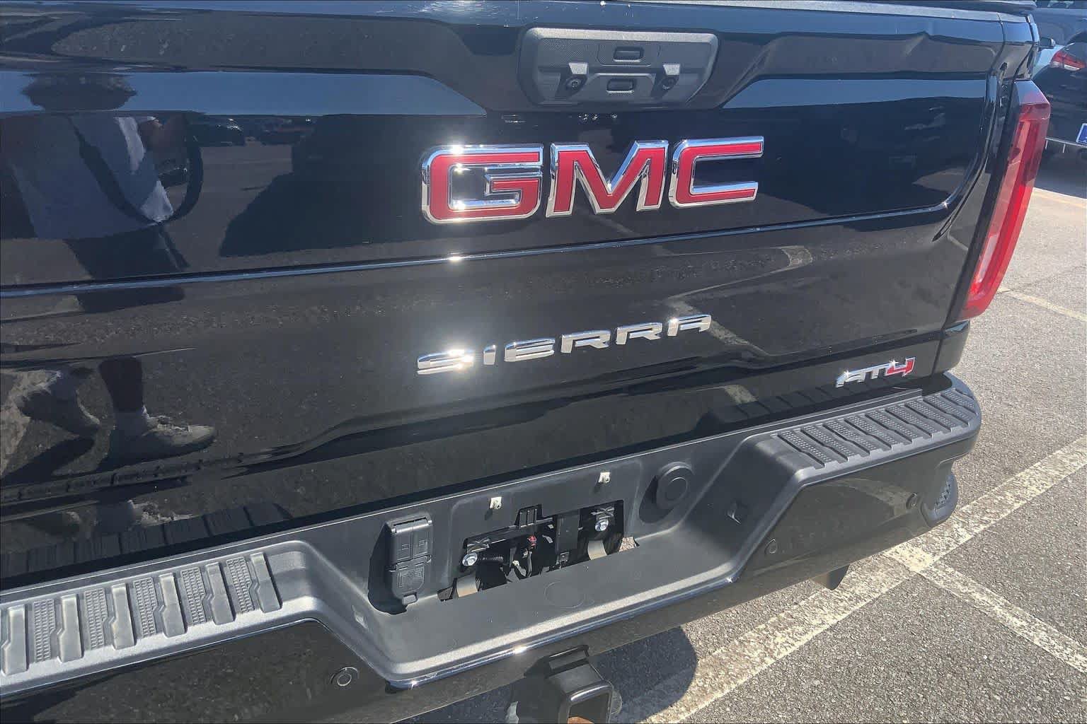 Used 2023 GMC Sierra 2500 AT4 w/ AT4 Premium Plus Package AWD/4WD image 31