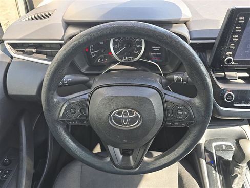 Used 2022 Toyota Corolla LE FWD image 10