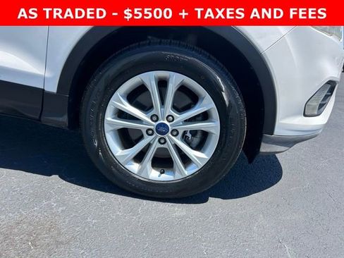 Used 2017 Ford Escape SE w/ Equipment Group 201A image 8