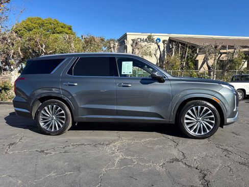 Used 2023 Hyundai Palisade Calligraphy image 7