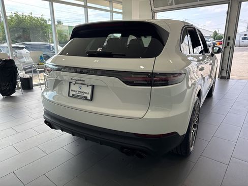 Used 2023 Porsche Cayenne Platinum Edition AWD/4WD image 7